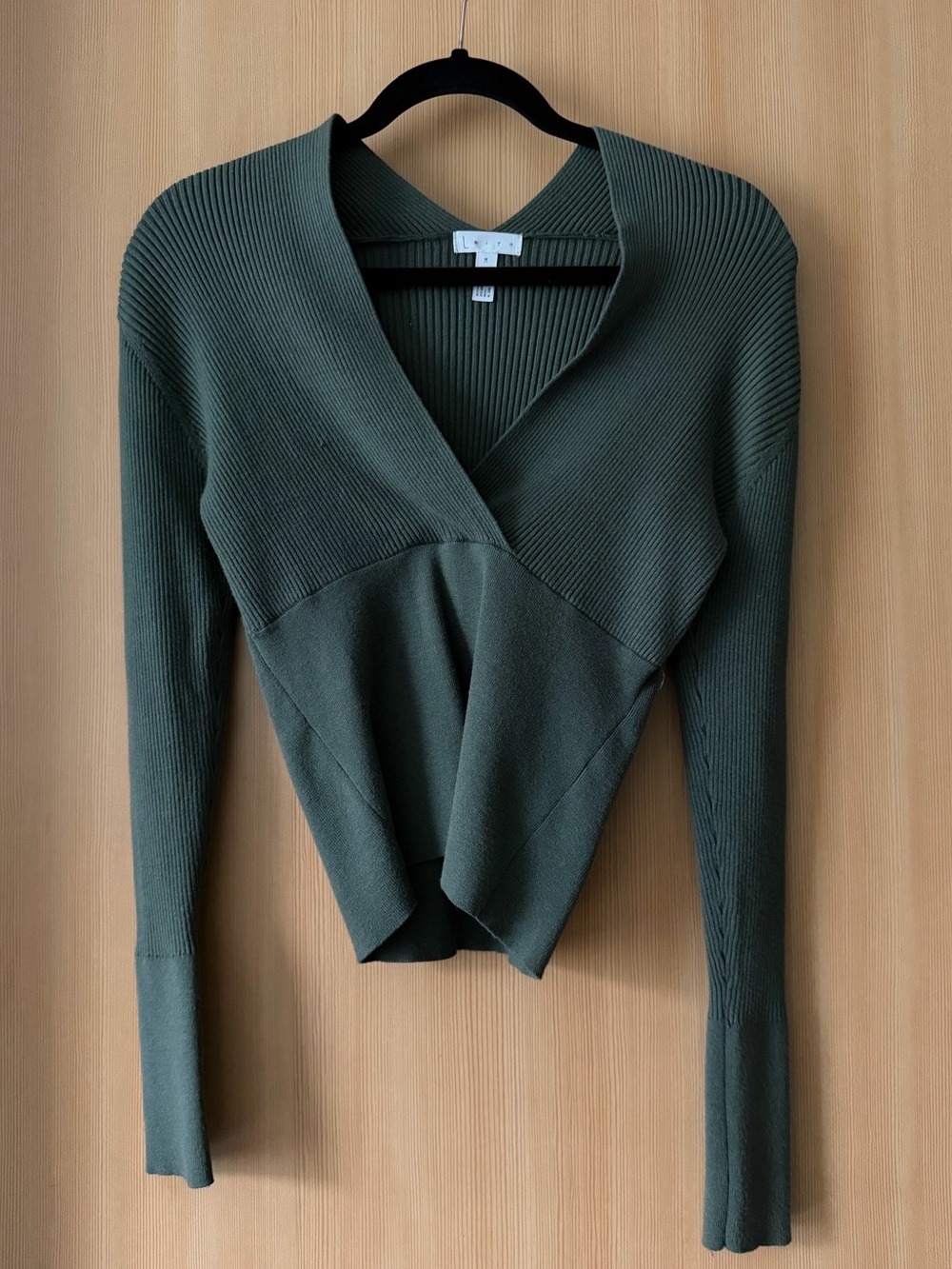 Leith Dark Green Ribbed V-Neck Knit Top
